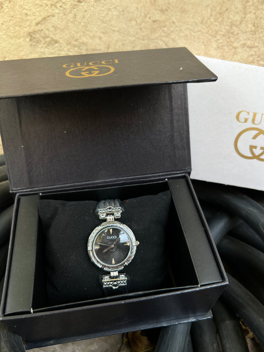 GUC 501 - Antique style Silver Gucci with a Jet Black Dial